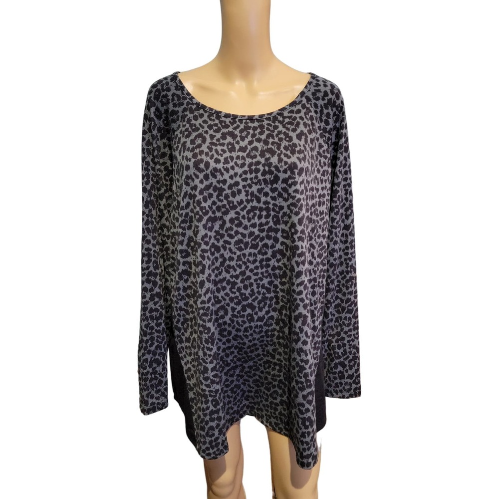 Denim & Co. Gray and Black Animal Print Long Sleeve Top
Size 3X